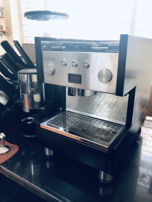 Máy pha cà phê espresso chuyên nghiệp loại nào tốt